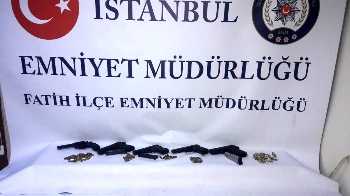 Fatih\'te otele kaçak içki operasyonu: 4 gözaltı