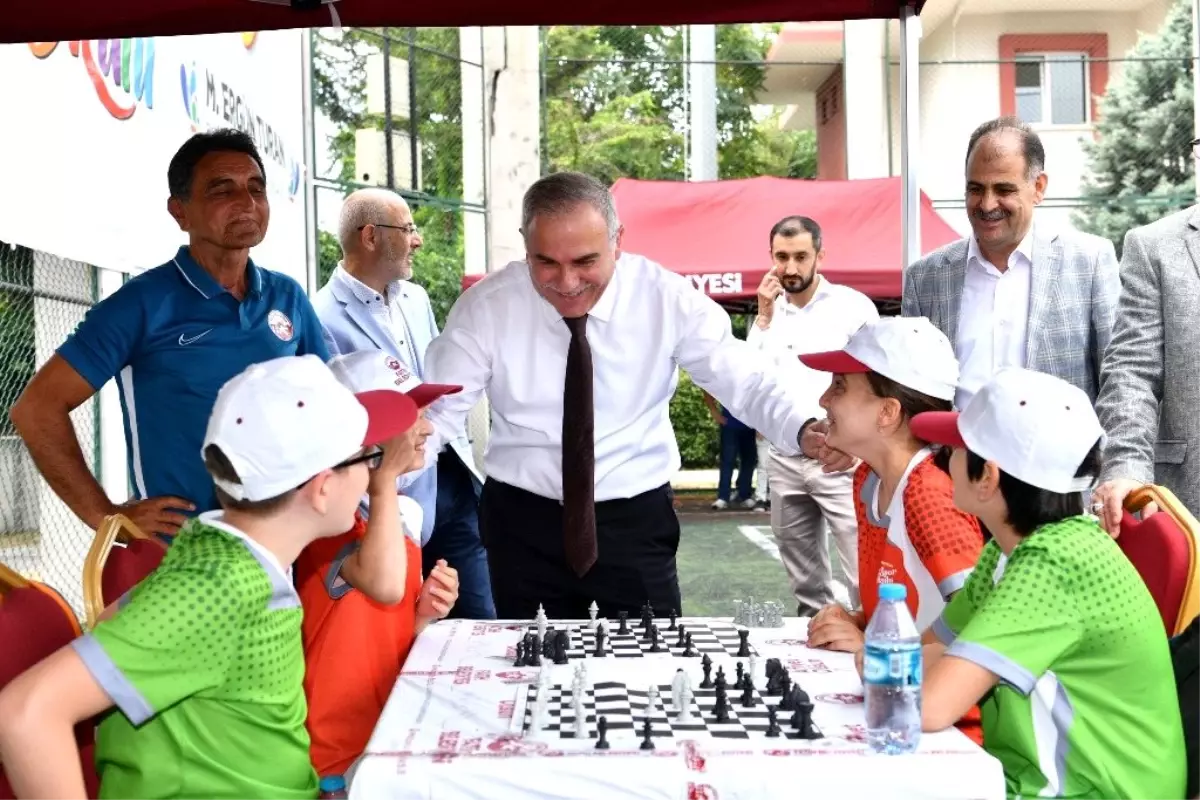 Fatihli çocuklar yaz tatilini sporla değerlendiriyor