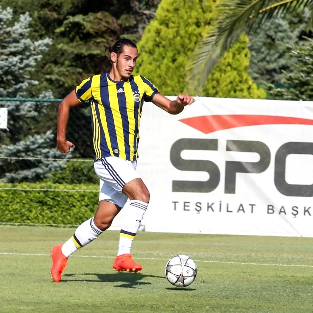 Fenerbahçe, Yasir Subaşı\'nı açıkladı