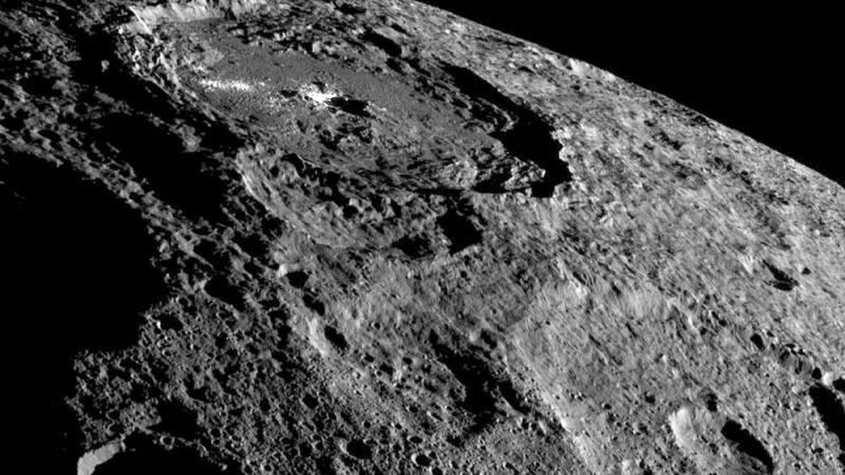 Hayabusa2 inişe geçti: Uzay aracı Ryugu asteroitinden örnekler toplayacak