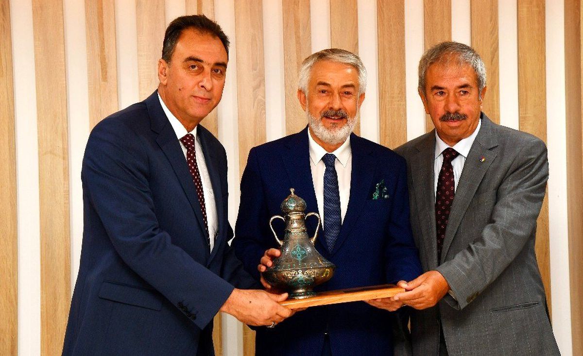 "Isparta-Burdur aynı kaderi paylaşan iki ildir"