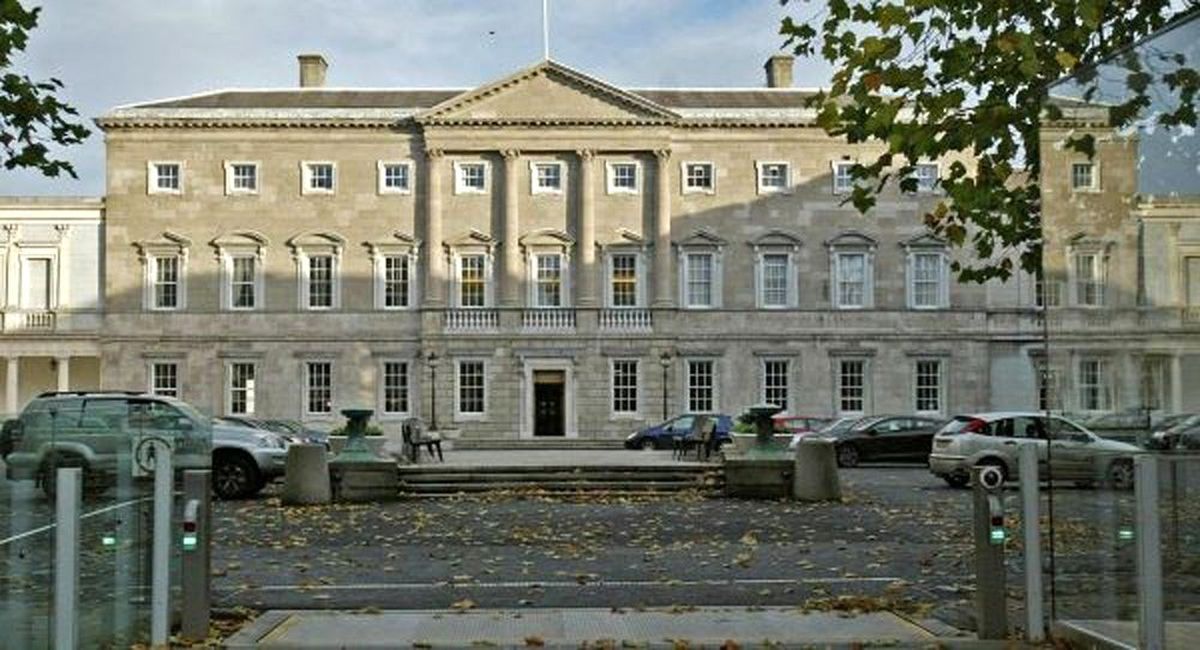 Leinster Evi\'nde fare paniği