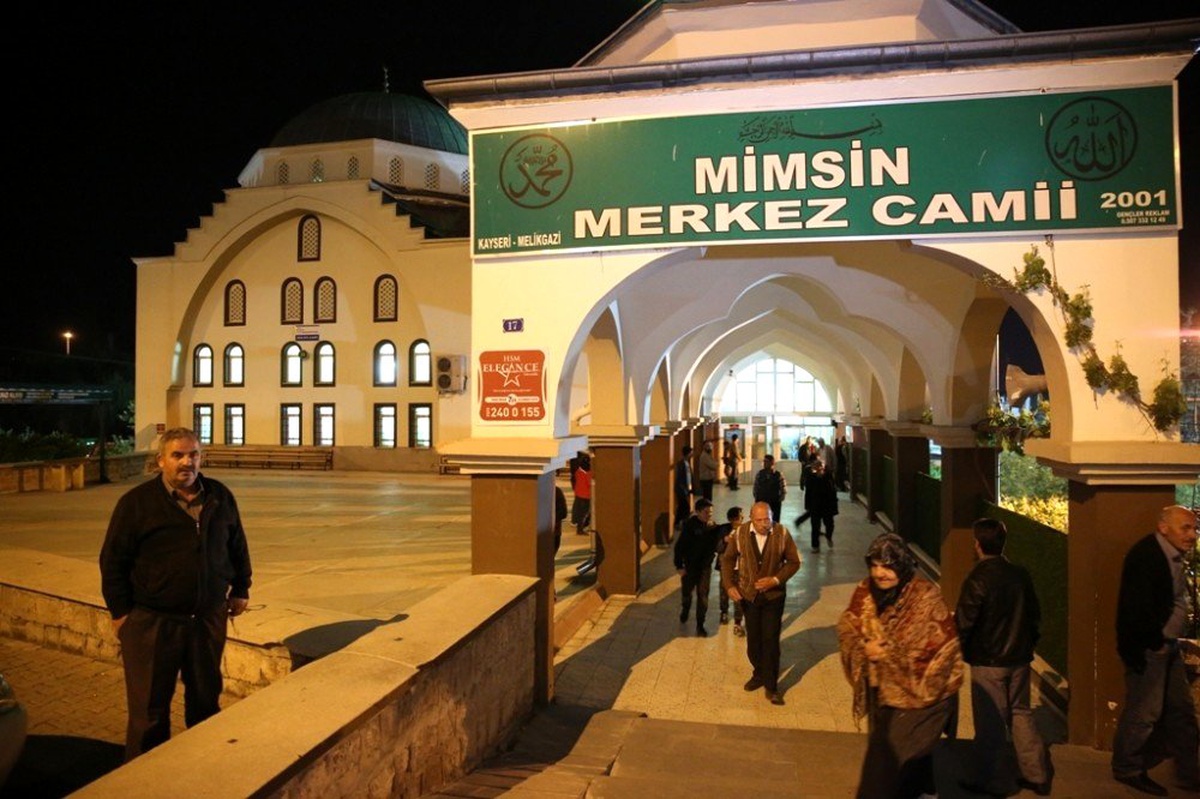 MİM-SİN, KOCATEPE, ESER ve ERAS Camilerinde Melikgazi Belediyesince bakım ve onarım yapılıyor