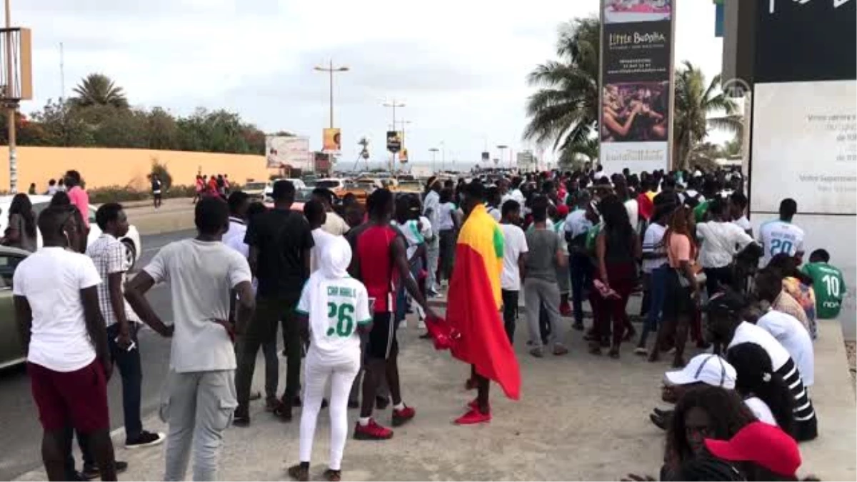 Senegal\'de Afrika Kupası yarı finali sevinci