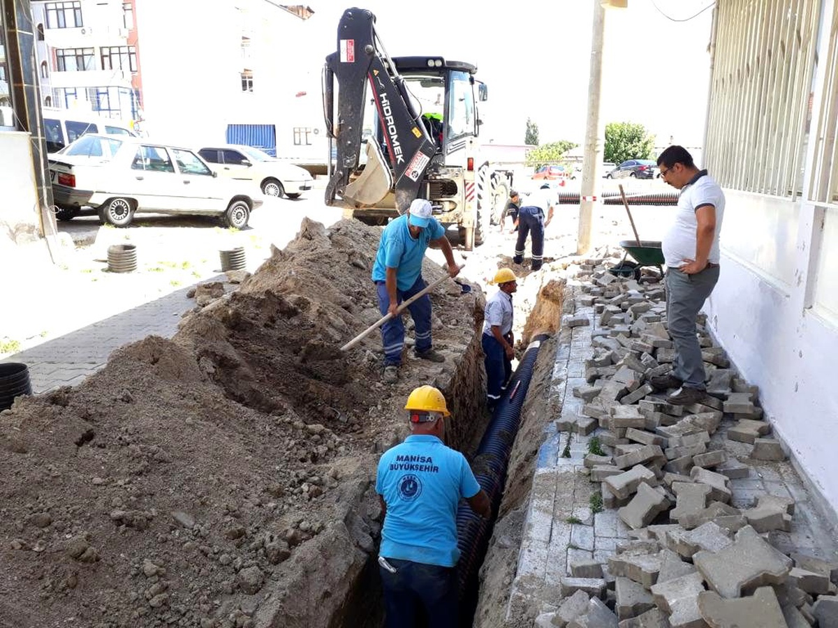 Sokak sokak altyapı çalışması yürütülüyor