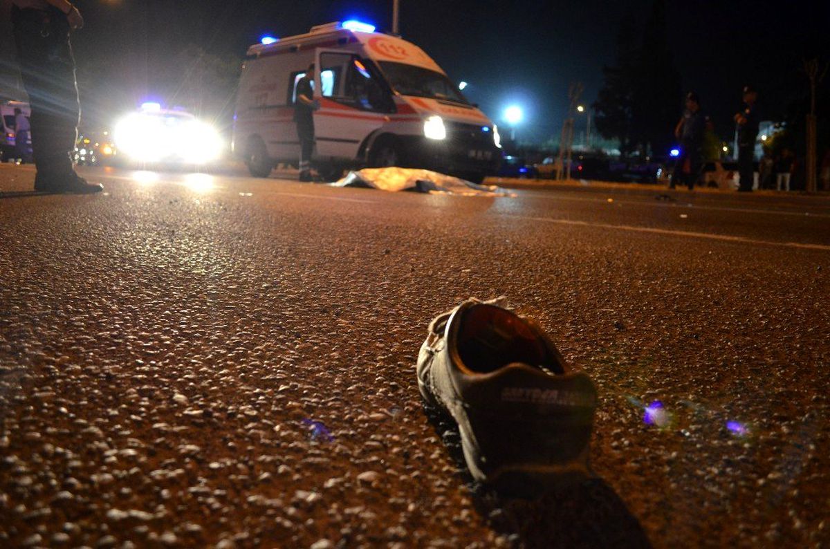 Tekirdağ\'da otomobil kağıt toplayıcısına çarptı: 1 ölü