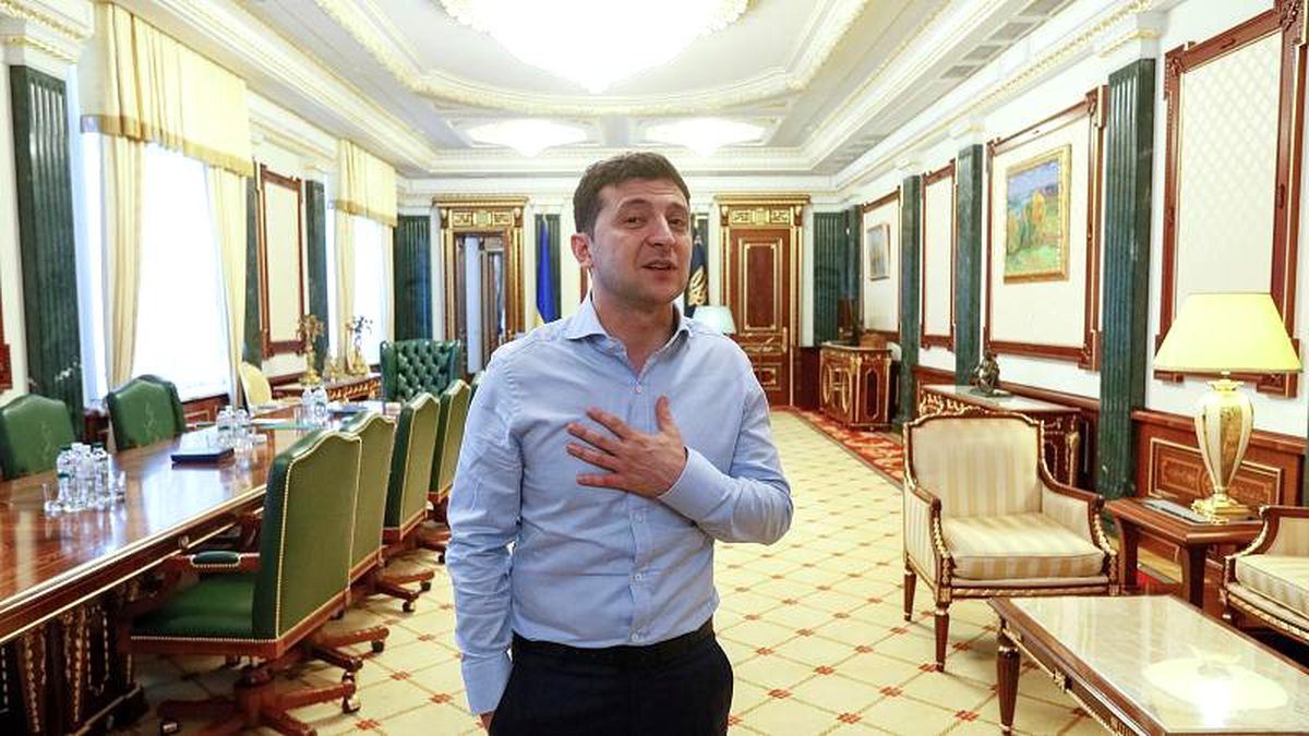 Ukrayna Devlet Başkanı, sabıkalı memuru canlı yayında toplantıdan kovdu