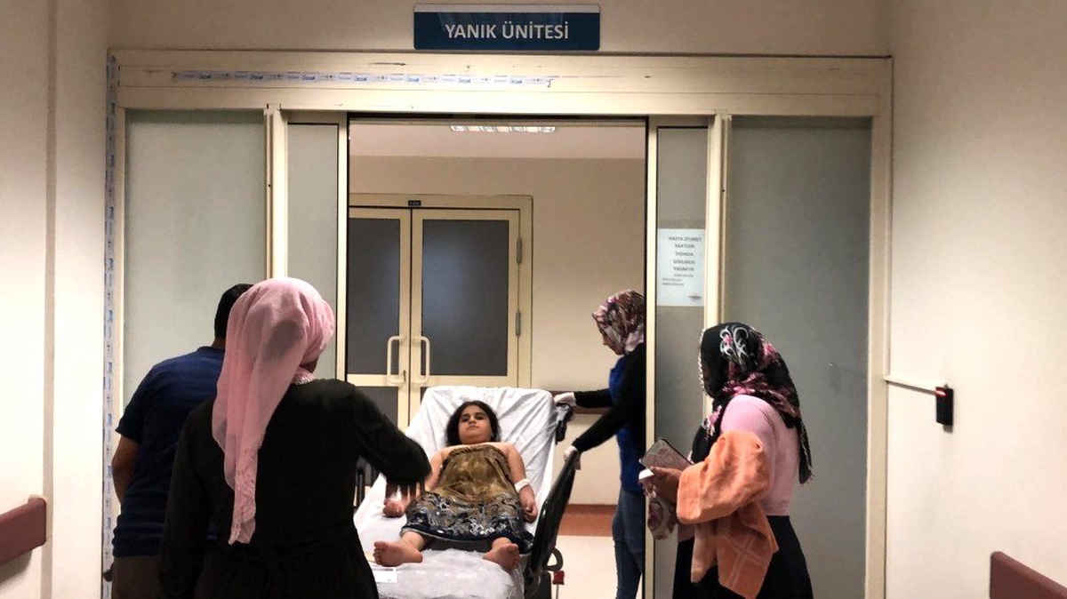Üzerlerine kaynar su dökülen 2 çocuk yaralandı