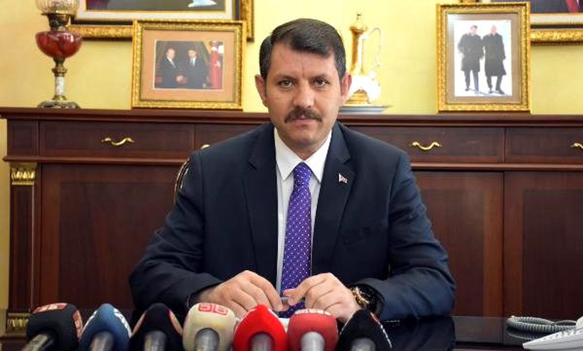Vali Ayhan: 15 Temmuz günü herkesi meydanlara bekliyoruz