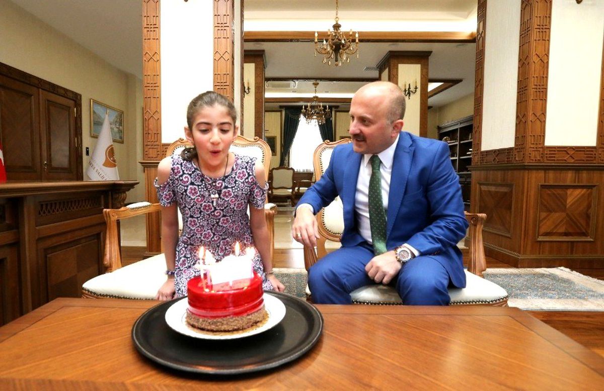 Vali Varol\'dan böbrek hastası çocuğa sürpriz doğum günü