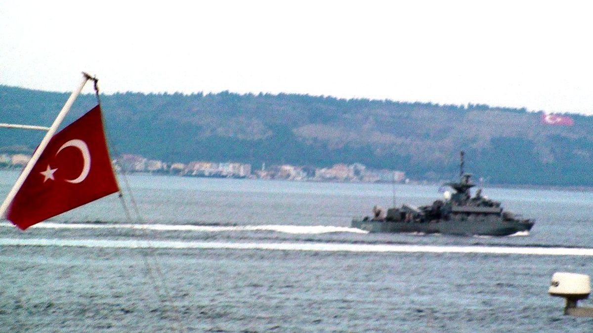 Yunan savaş gemisinde ilginç detay