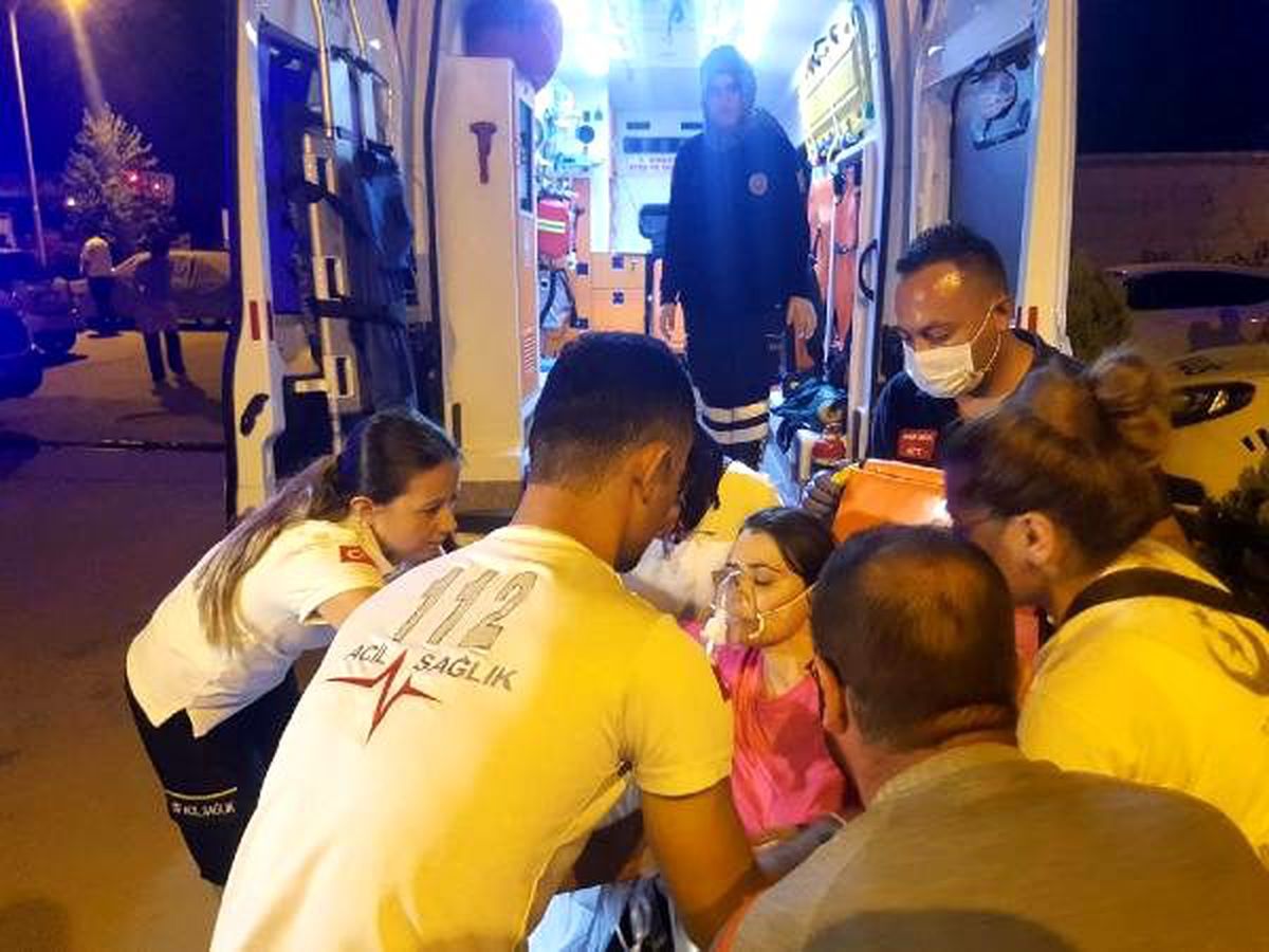 Ankara\'da 16 katlı apartmanın dış cephesi yandı: 1 kişi dumandan etkilendi