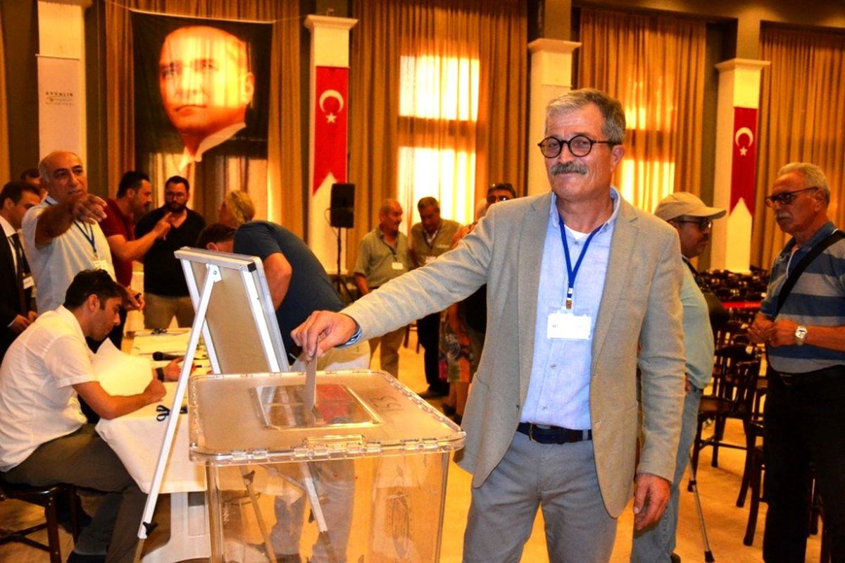 Ayvalık Kent Konseyi\'nin yeni Başkanı Halil Coşkun oldu