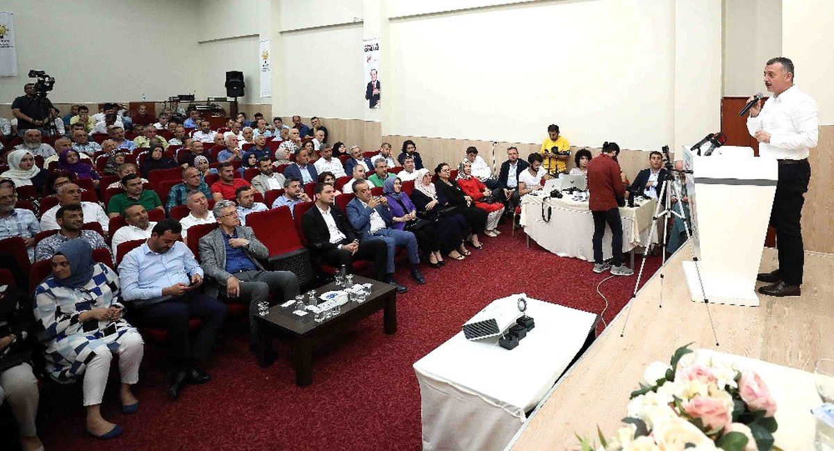 Başkan Büyükakın, "Günde en az 16 saat çalışıyoruz"