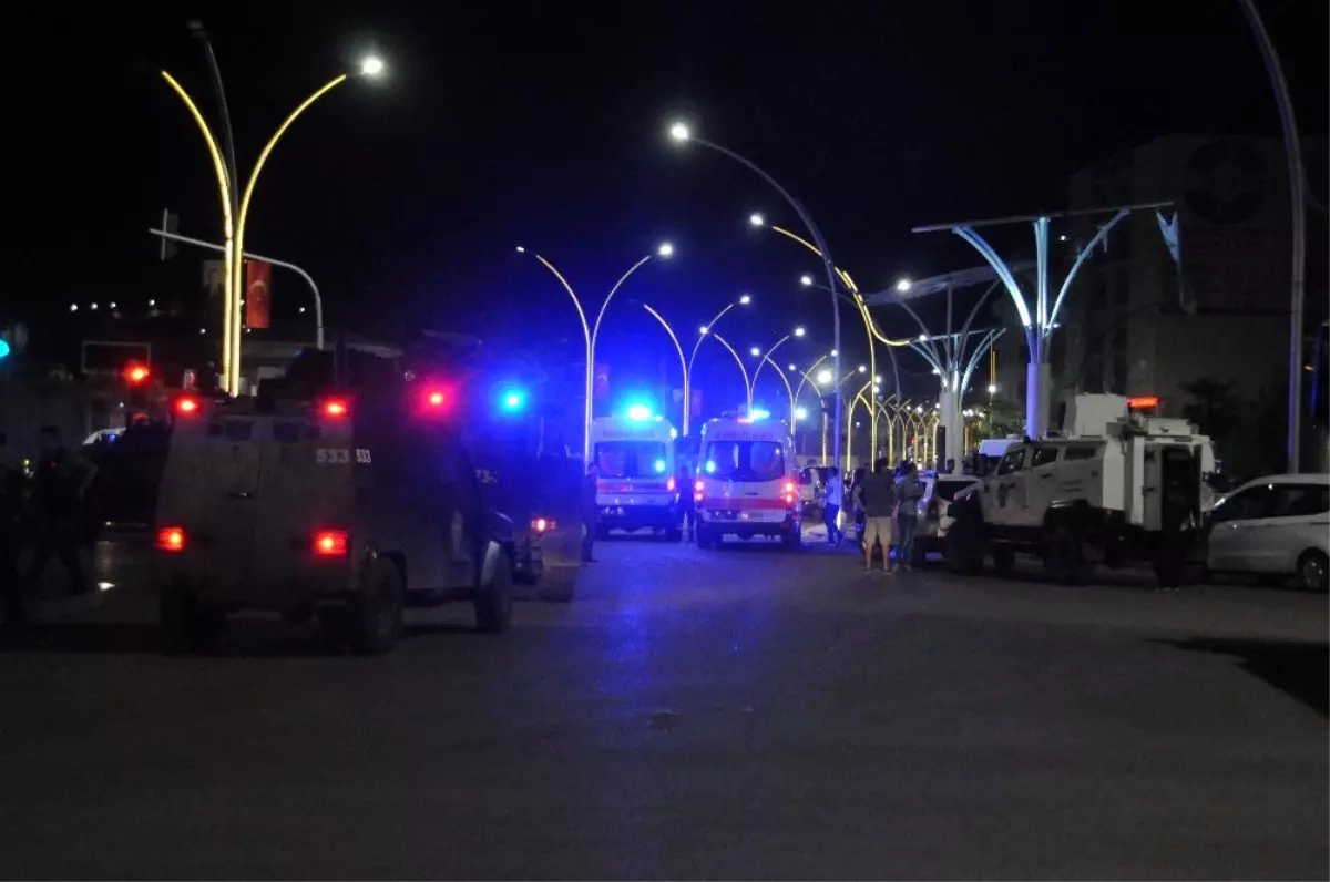 Cizre\'de devriye gezen mahalle bekçilerine bombalı saldırı