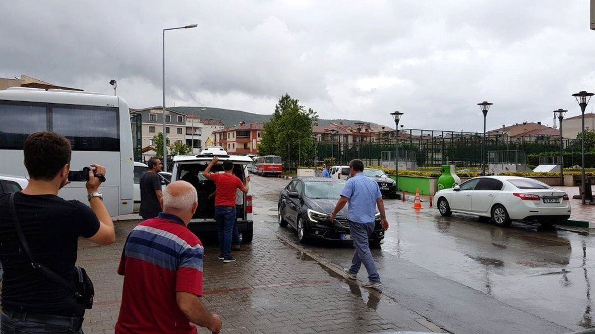 Gemlik\'te izinsiz eyleme 8 gözaltı