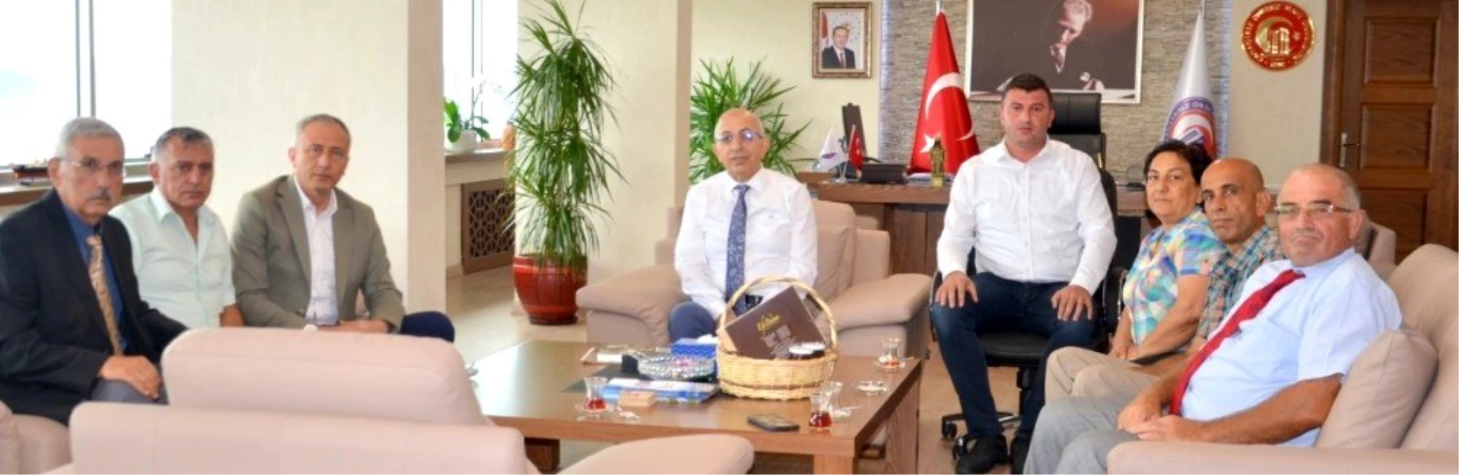 Gökçeada Belediye Başkanından Rektör Prof. Dr. Sedat Murat\'a ziyaret