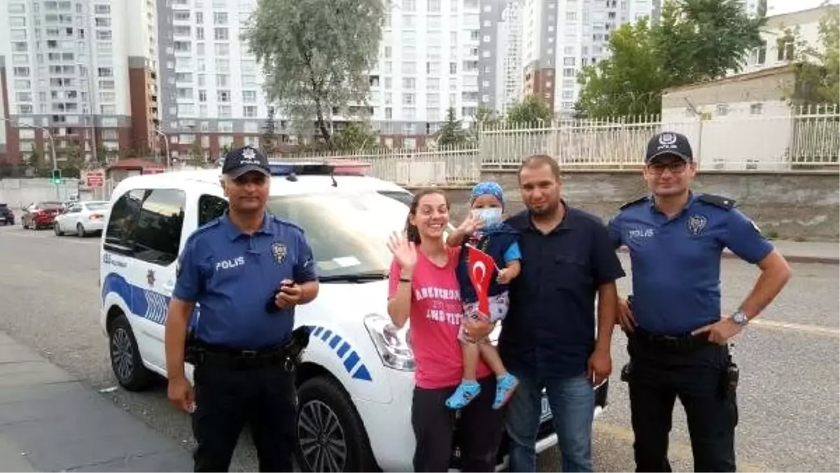 Lösemili Ural, çok sevdiği polis sireni eşliğinde taburcu edildi