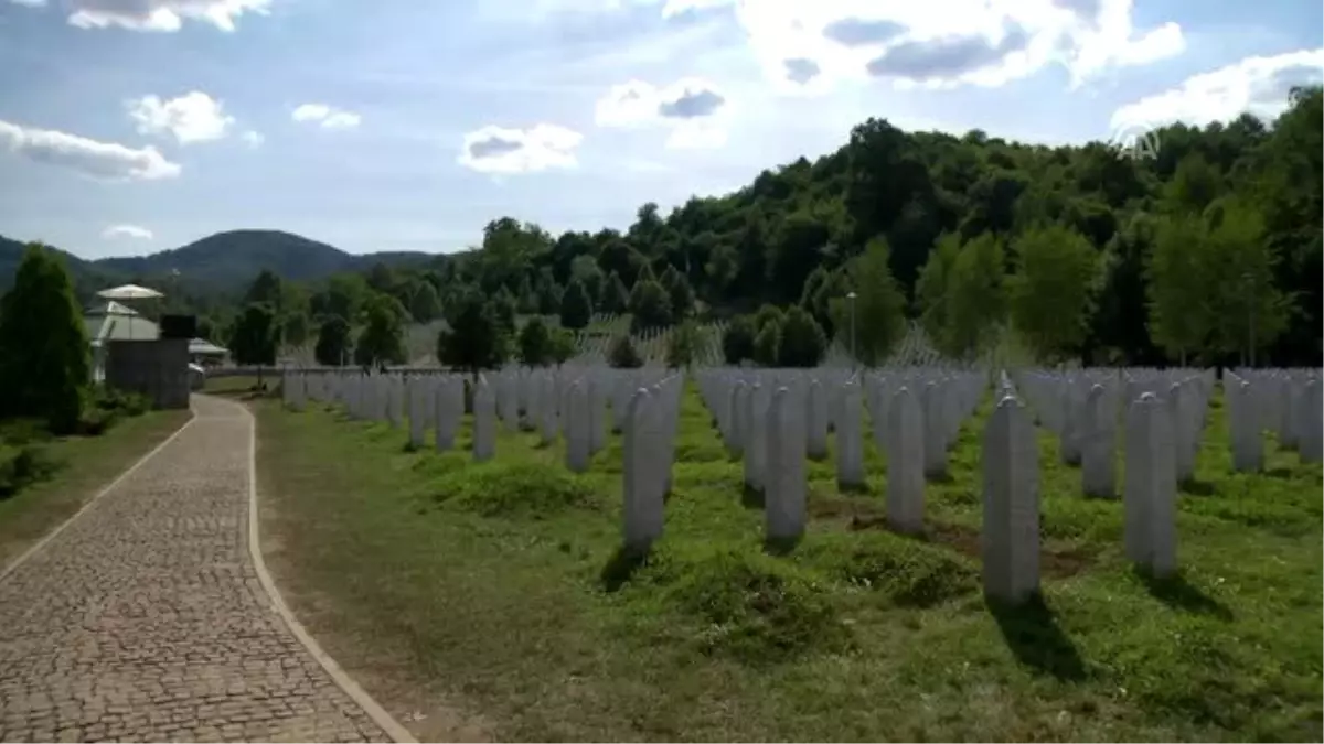 Potoçari cenaze töreninin ardından sessizliğe gömüldü