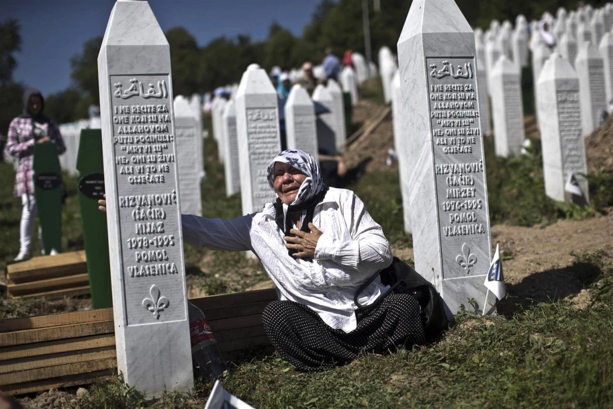 Srebrenitsa Soykırımını "Unutmadık, unutmayacağız"