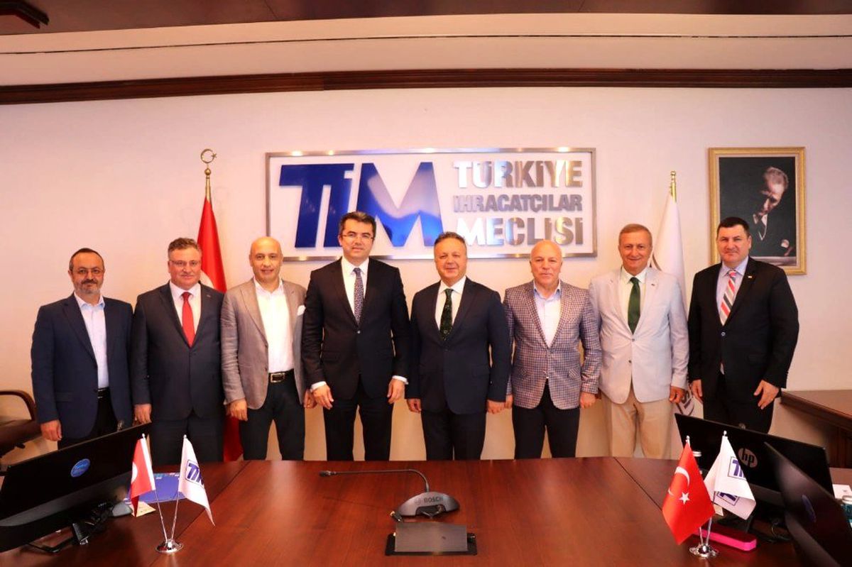Vali Memiş, TİM Başkanı Gülle\'ye tekstilkenti anlattı