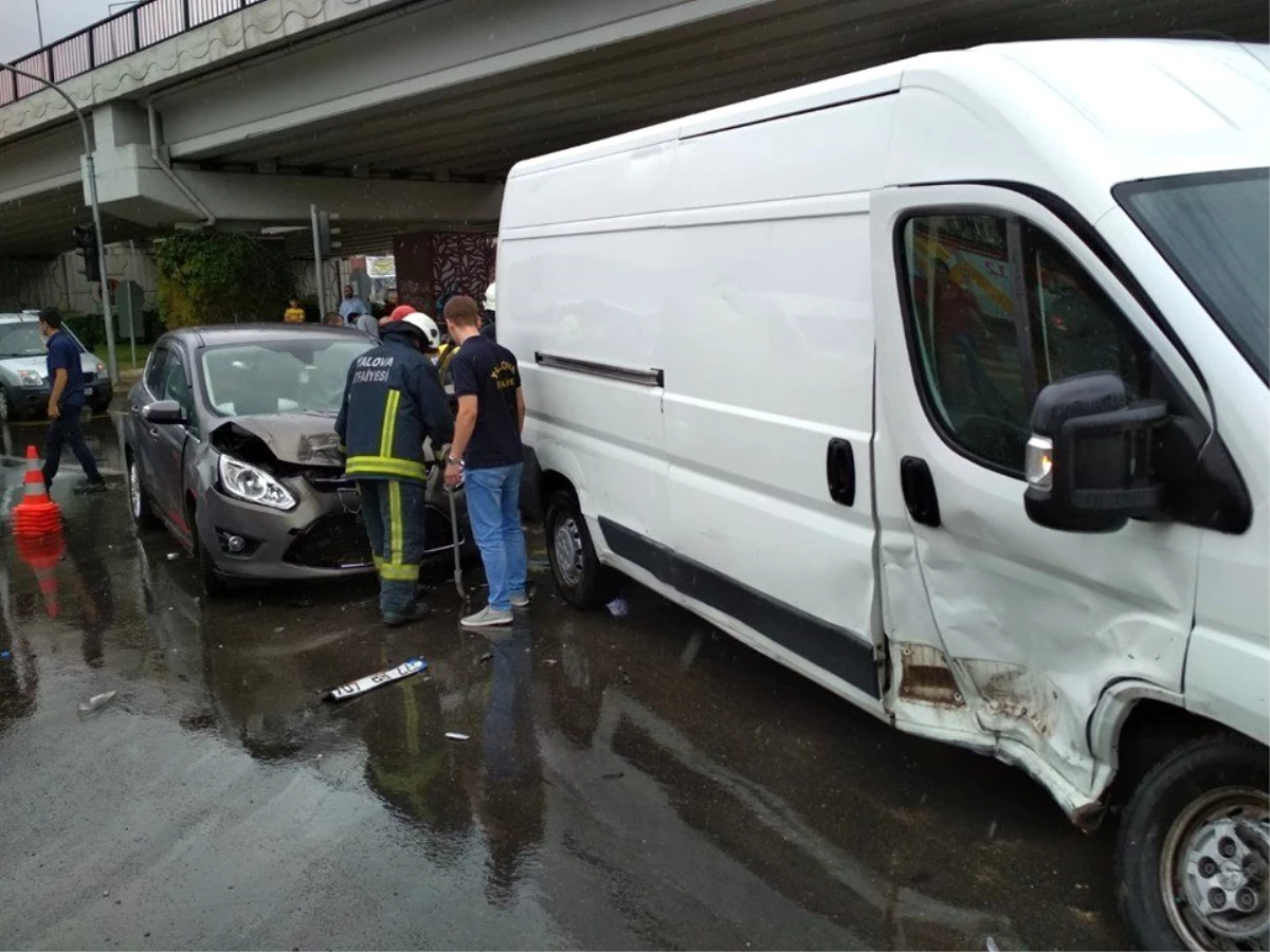 Yalova\'da zincirleme trafik kazası: 2 yaralı