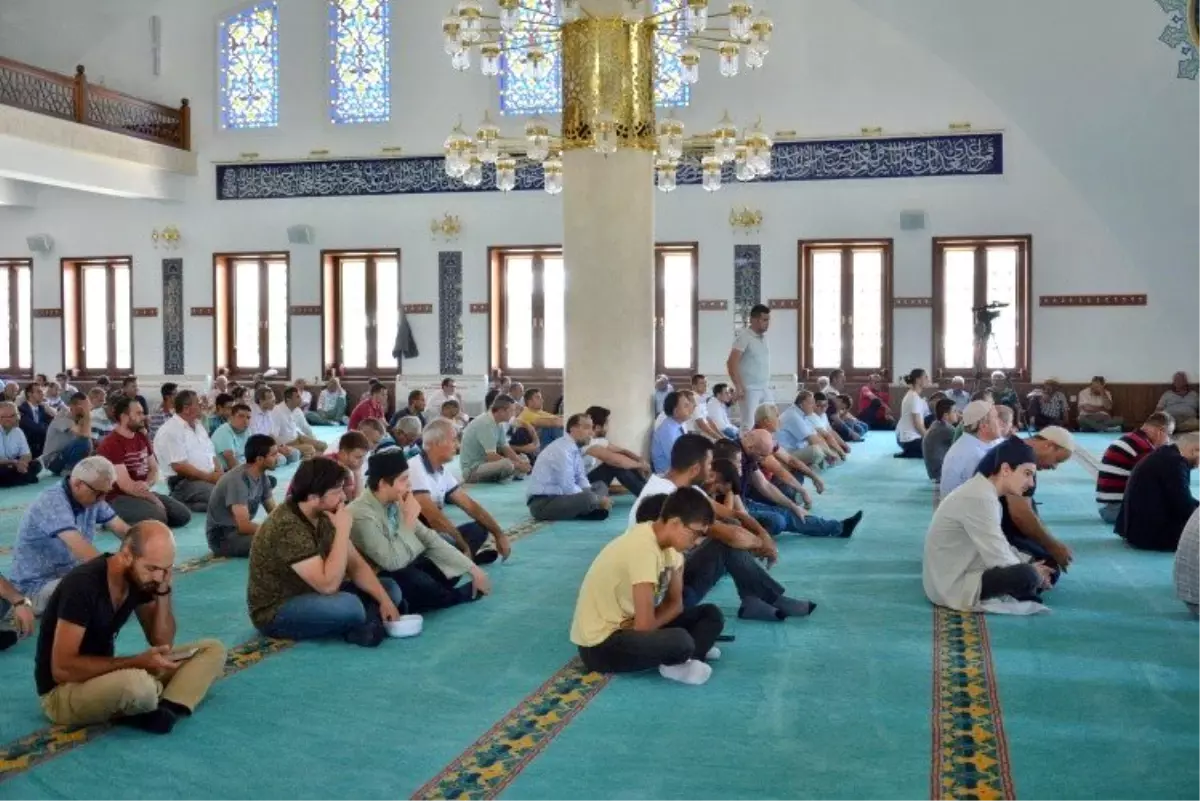 15 Temmuz için İlahiyat Camii\'nde mevlit