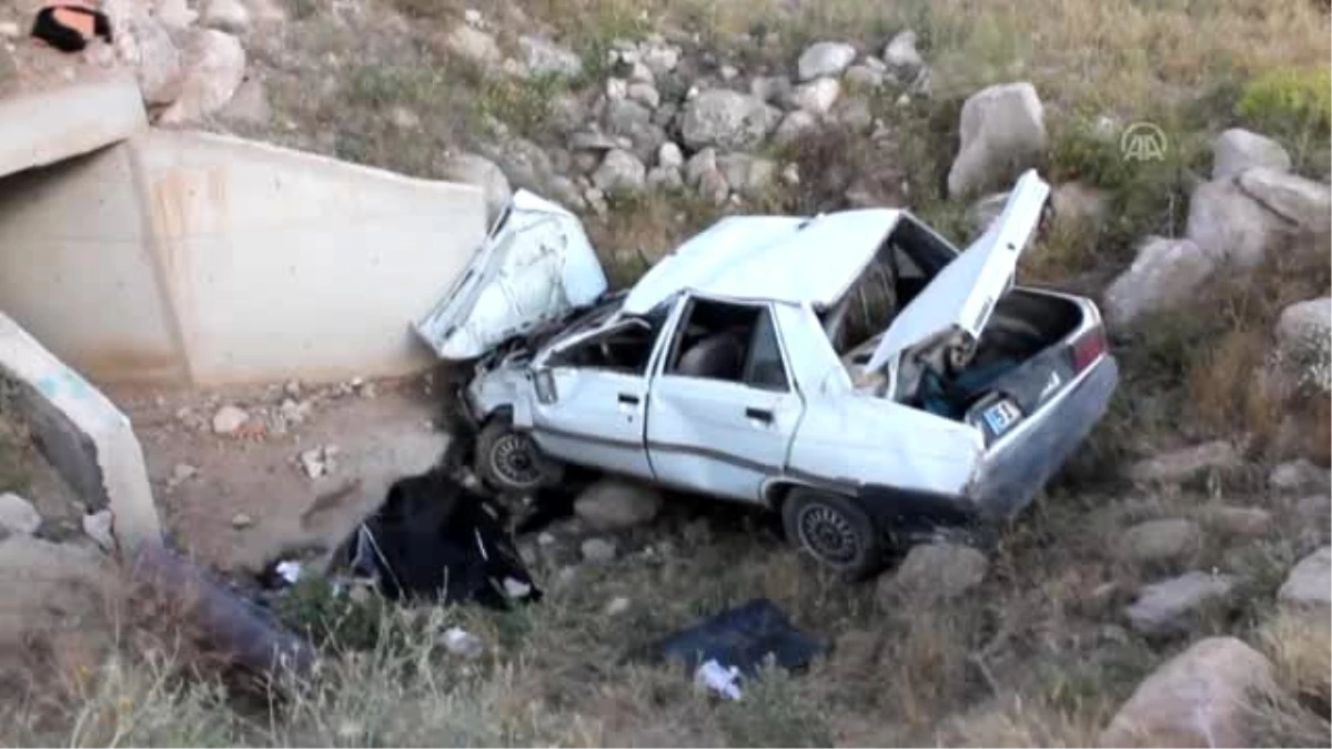 Aksaray\'da otomobil uçuruma yuvarlandı: 1 ölü
