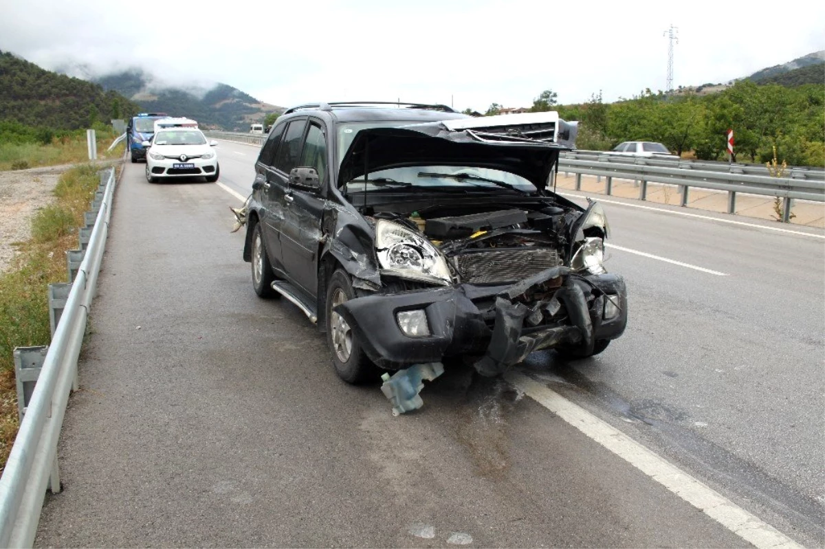 Amasya\'da trafik kazası: 3 yaralı