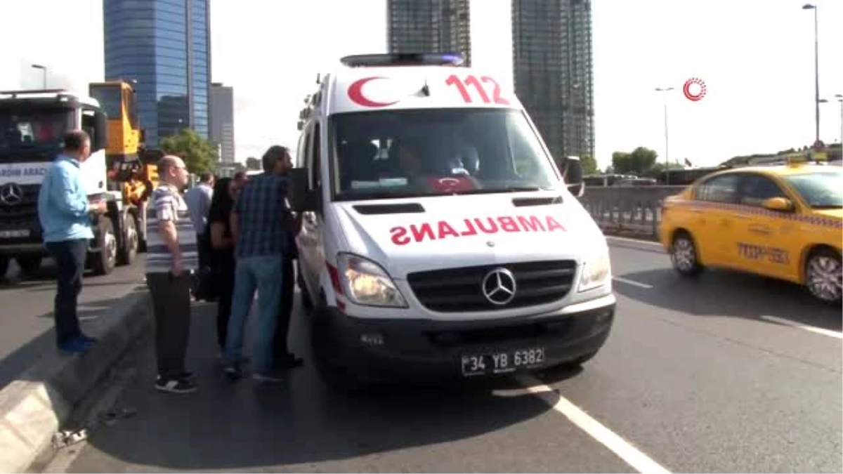Beşiktaş\'ta trafik polisine çarpan taksici göz yaşlarına hakim olamadı