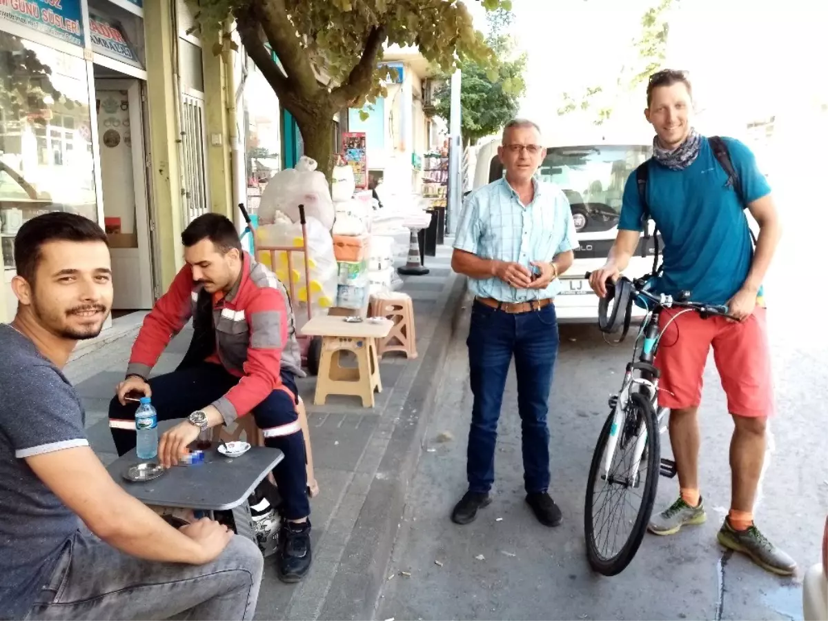Çek turist, Malkaralı vatandaşın yardımseverliğine hayran kaldı