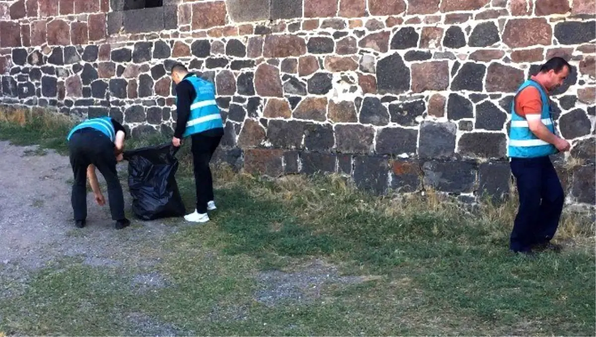 Erzurum Denetimli Serbestlik Müdürlüğü\'nden şehitlerimize ve Erzurum tarihine vefa