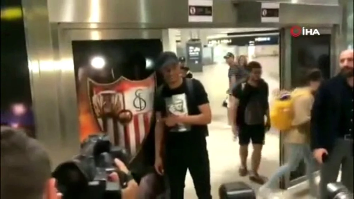 Fernando, imzayı atmak için Sevilla\'da