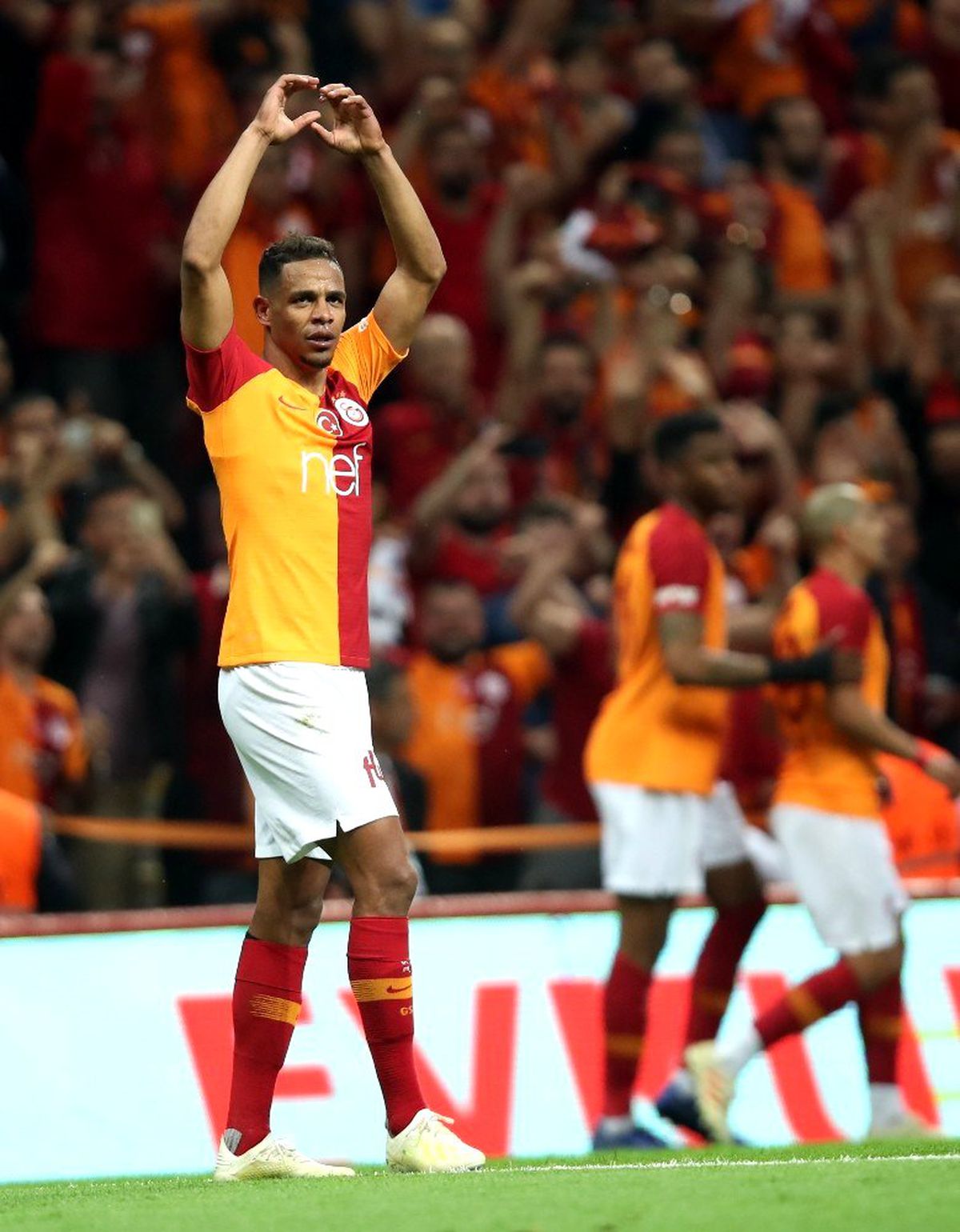 Galatasaray\'da Fernado Reges Sevilla\'ya transfer oldu