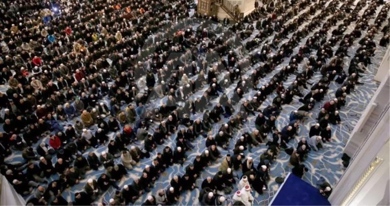 İstanbul\'da Cuma namazı kaçta? Diyanete göre İstanbul Cuma namazı saati - ezan vakti