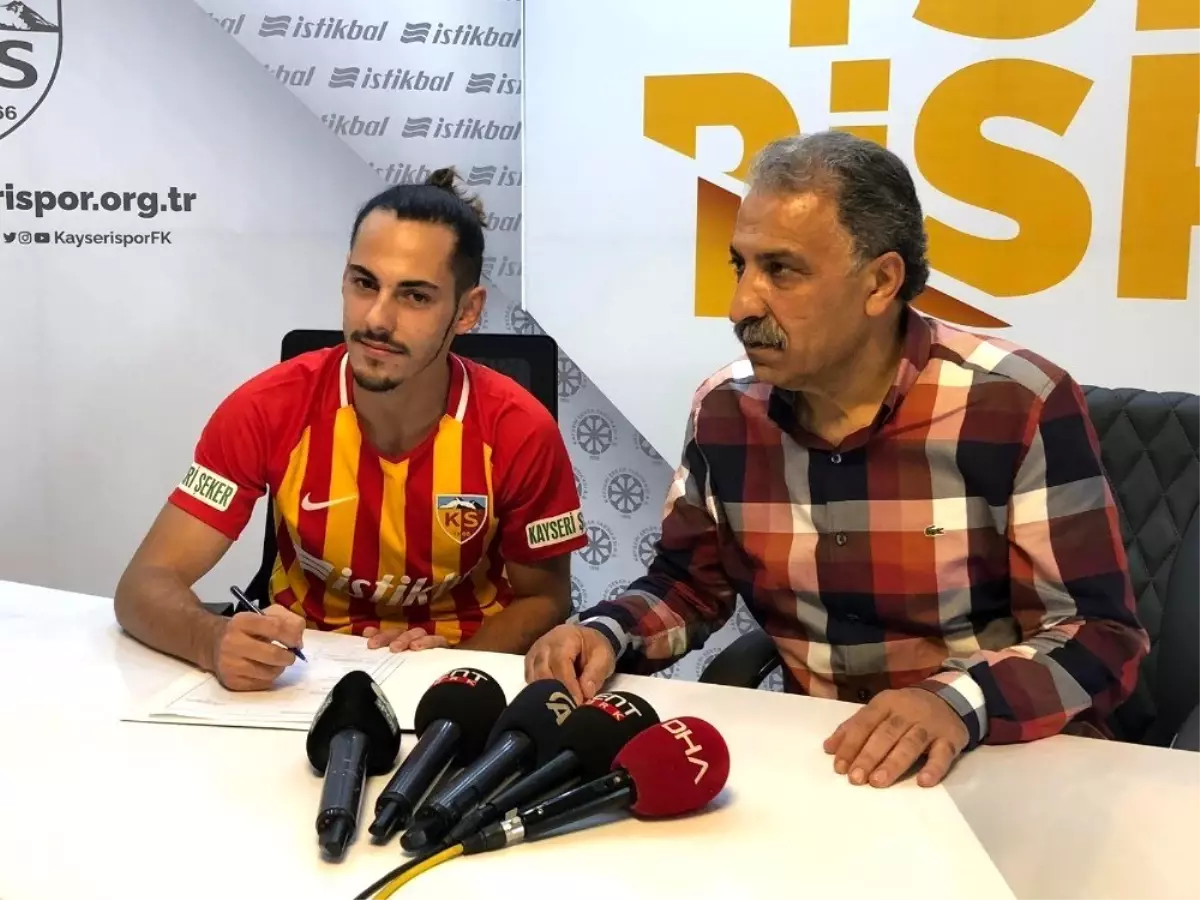 Kayserispor Yasir\'e sözleşme imzalattı