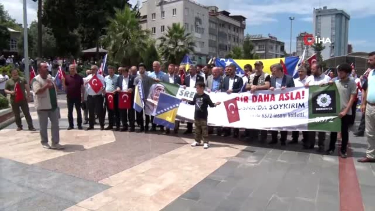 Srebrenitsa soykırımına tepki yürüyüşü