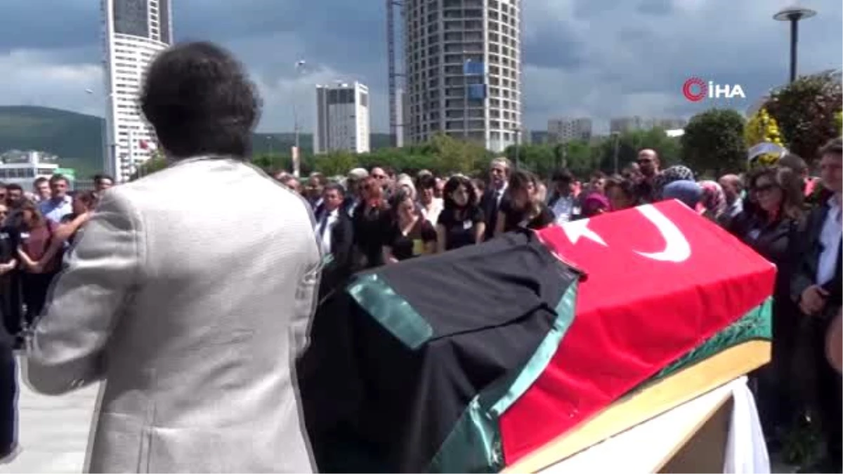 Ümraniye\'de başından vurularak öldürülen avukat için adliyede cenaze töreni
