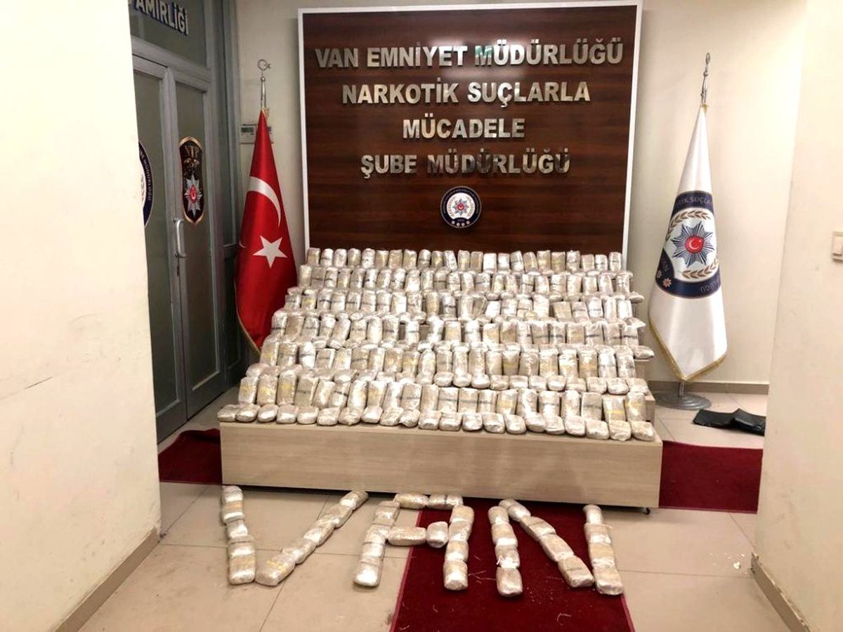 Van\'da 121 kilo 940 gram eroin ele geçirildi