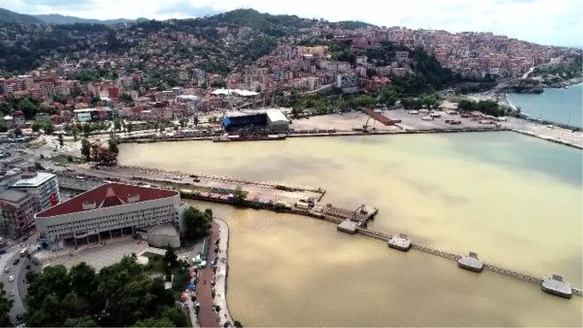 Zonguldak\'ta deniz çamur rengini aldı