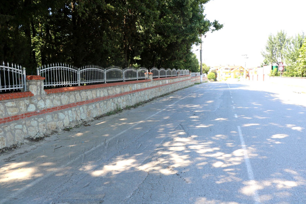 140 mezarlığa 16 bin 750 metre taş duvar