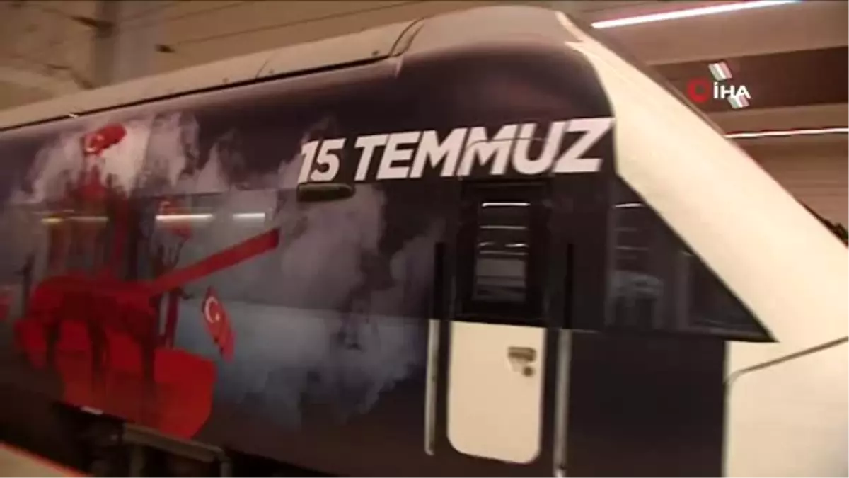 15 Temmuz görseliyle süslenen tren Ankara\'dan İstanbul\'a hareket etti