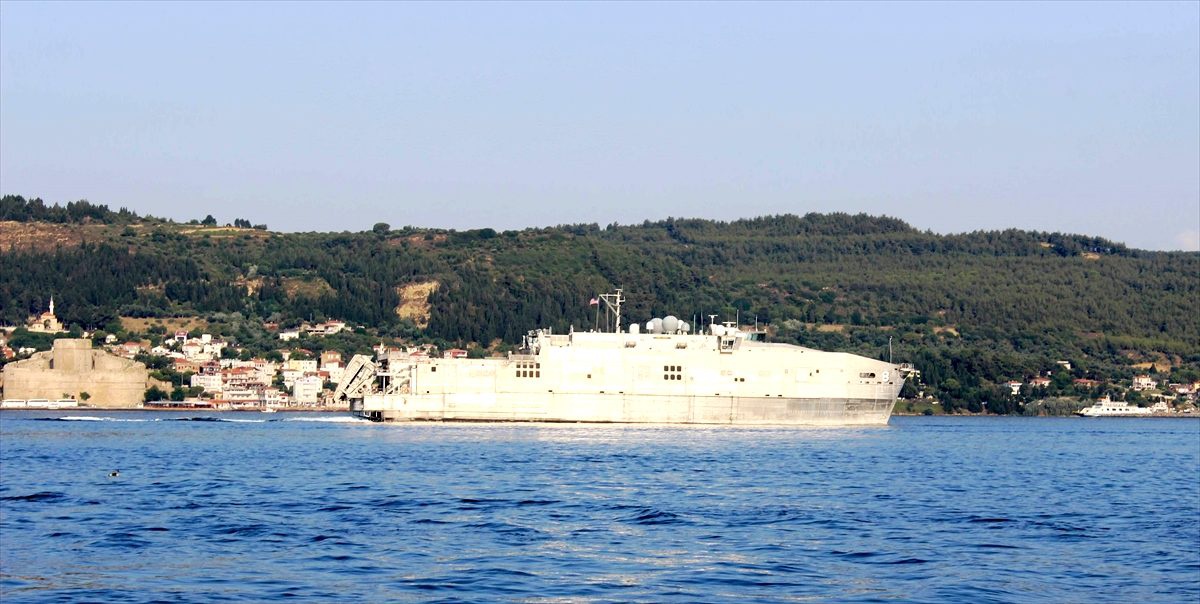 ABD askeri gemisi Çanakkale Boğazı\'ndan geçti