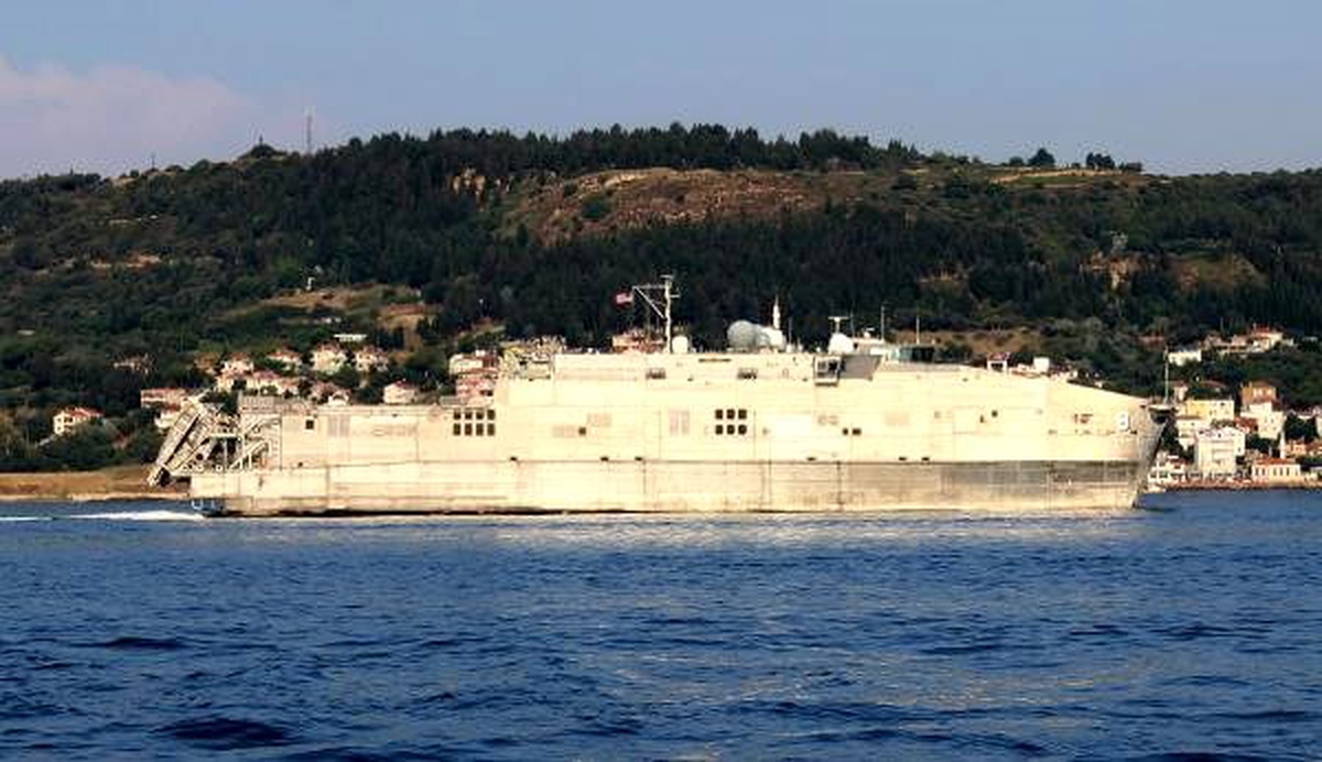 ABD Donanması\'na ait \'USNS Yuma\', Çanakkale Boğazı\'ndan geçti