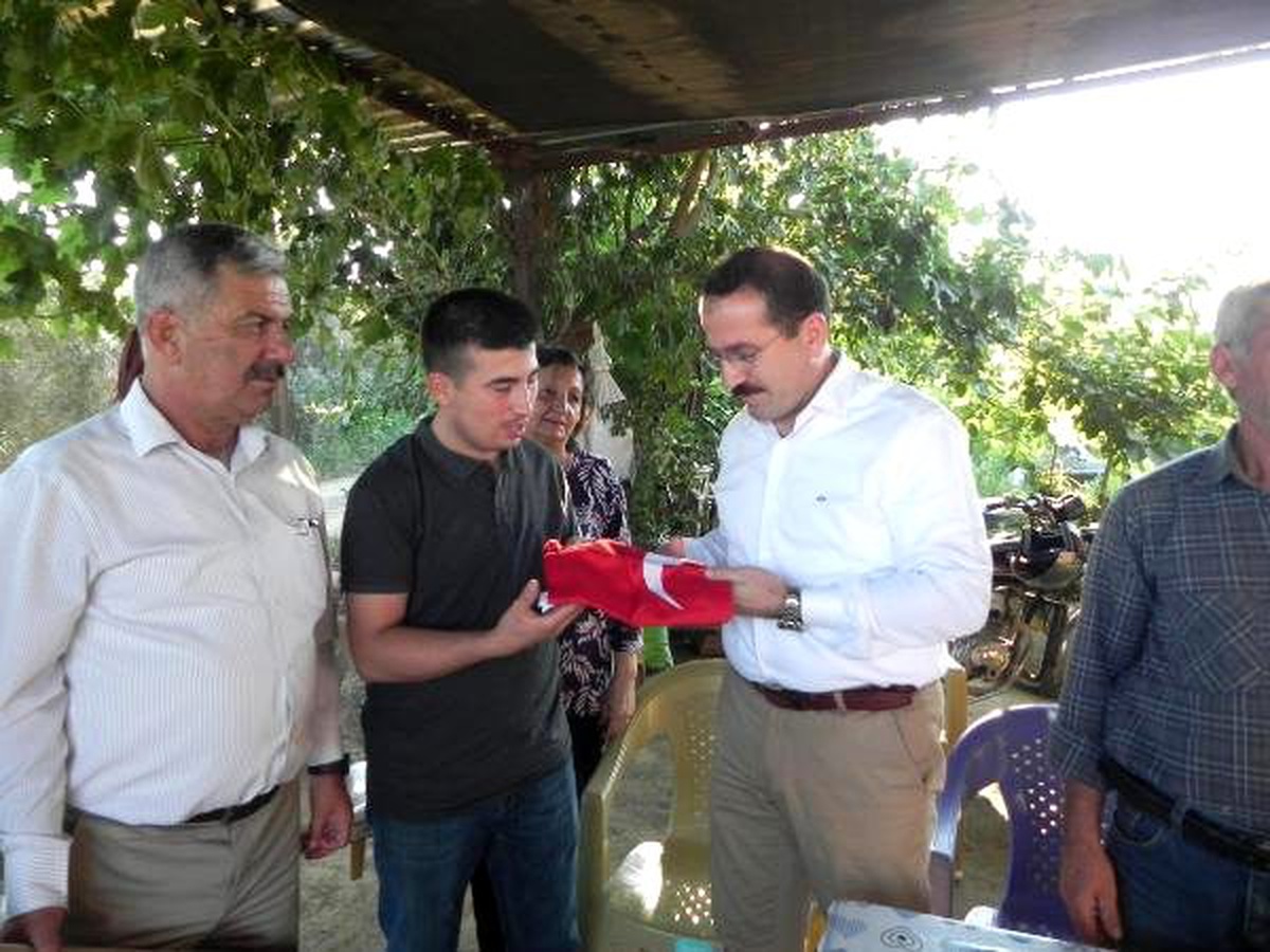 AK Parti İzmir Milletvekili 15 Temmuz gazisini ziyaret etti