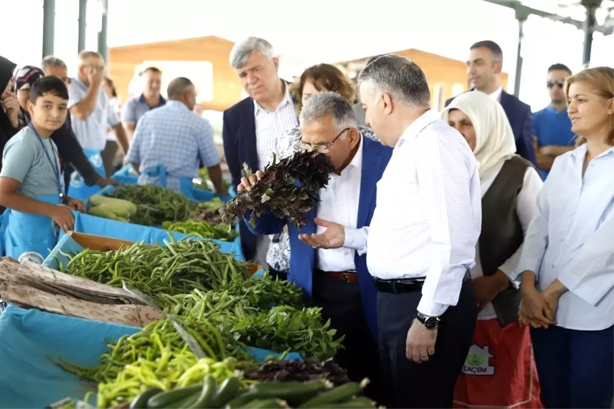 Başkan Büyükkılıç, Doğal Ürünler Bahçesi ve Pazarı\'nı ziyaret etti