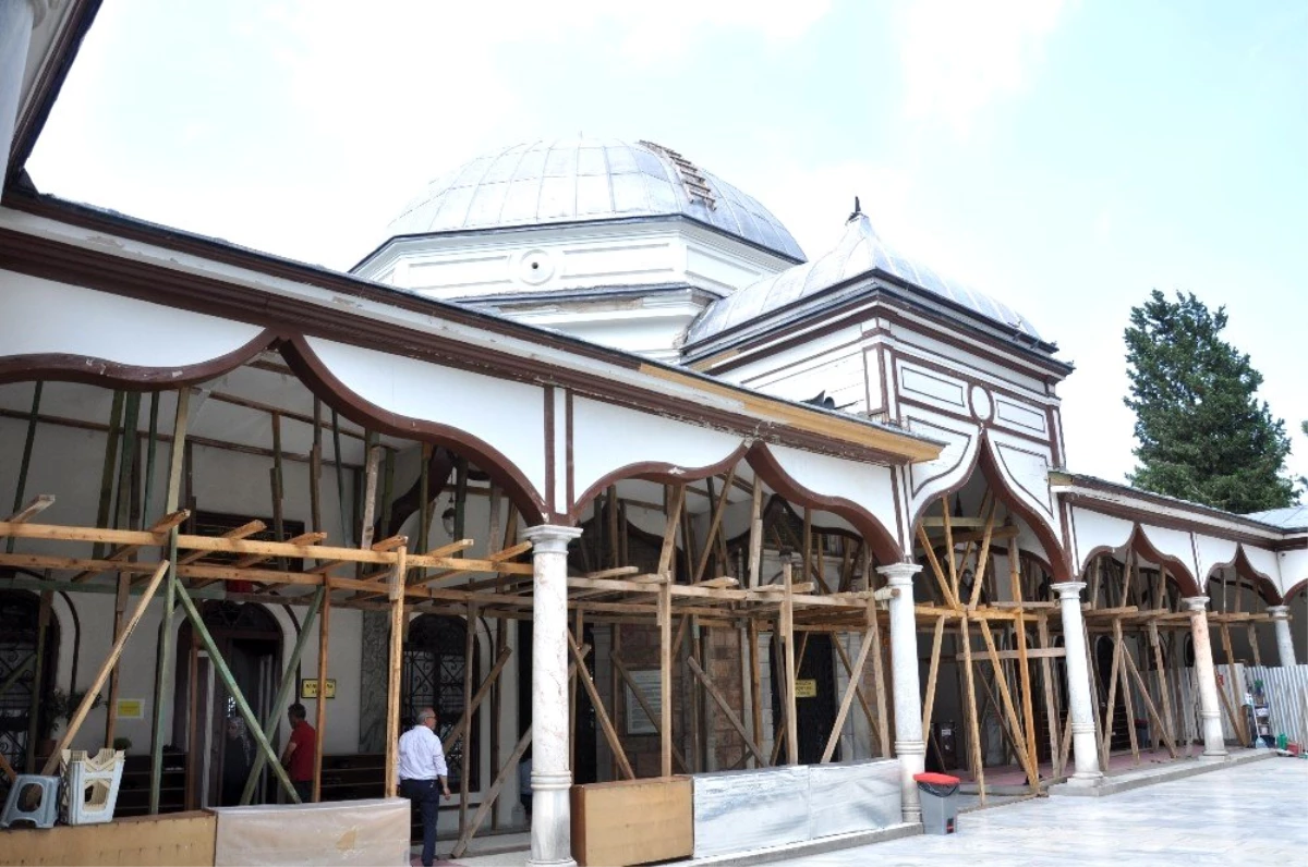 Emir Sultan\'da bitmeyen restorasyon çilesi