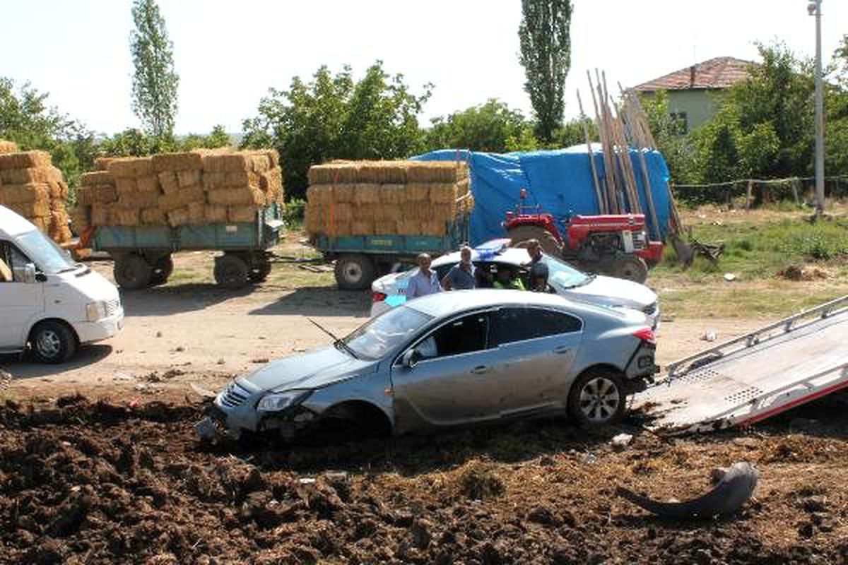 Gurbetçi ailenin otomobili devrildi: 5 yaralı