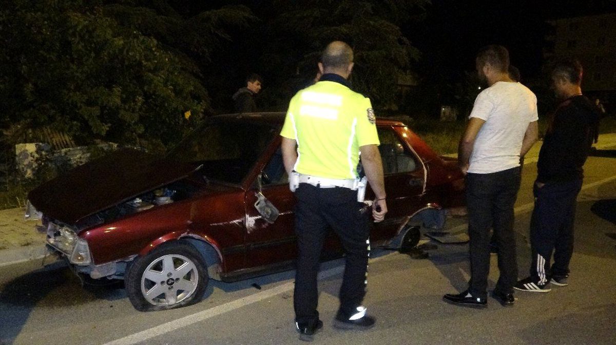 Isparta\'da ilginç kaza: otomobil var, sürücüsü yok