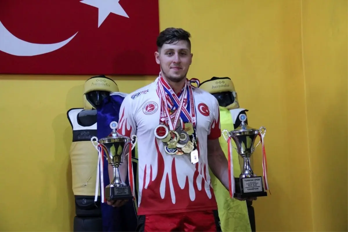 Kalecilikten Kick Boks Şampiyonluğuna